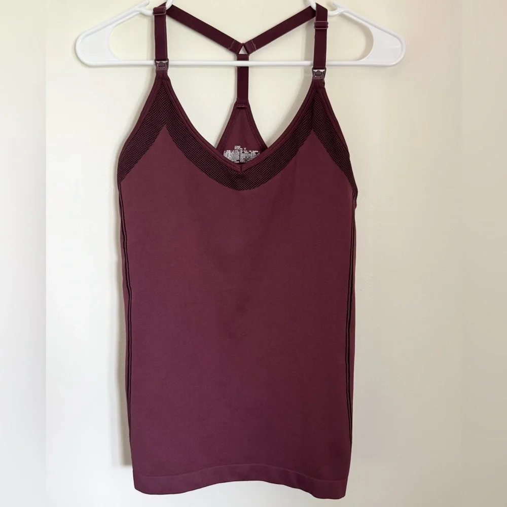 Gilligan & O’Malley Women’s Athletic Razor Back Top, Size M